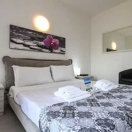 Holiday Sirmione Apartments