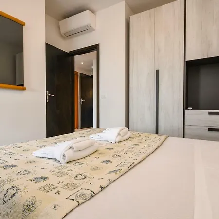 Holiday Sirmione Apartments Apartment