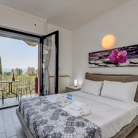 Holiday Sirmione Apartments
